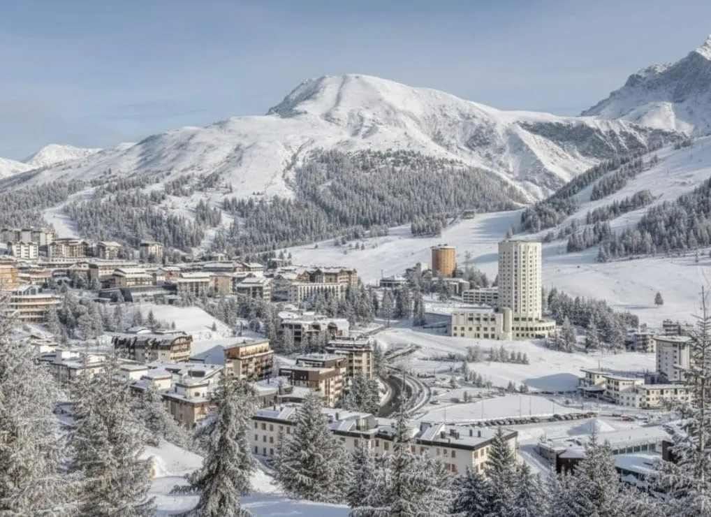 Vista sulla località di Sestriere